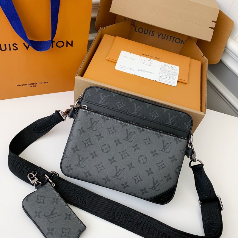 L0*is V*t0n Trio New Men’s colour-matching postman bag M69443  Size：25*18.5*7cm