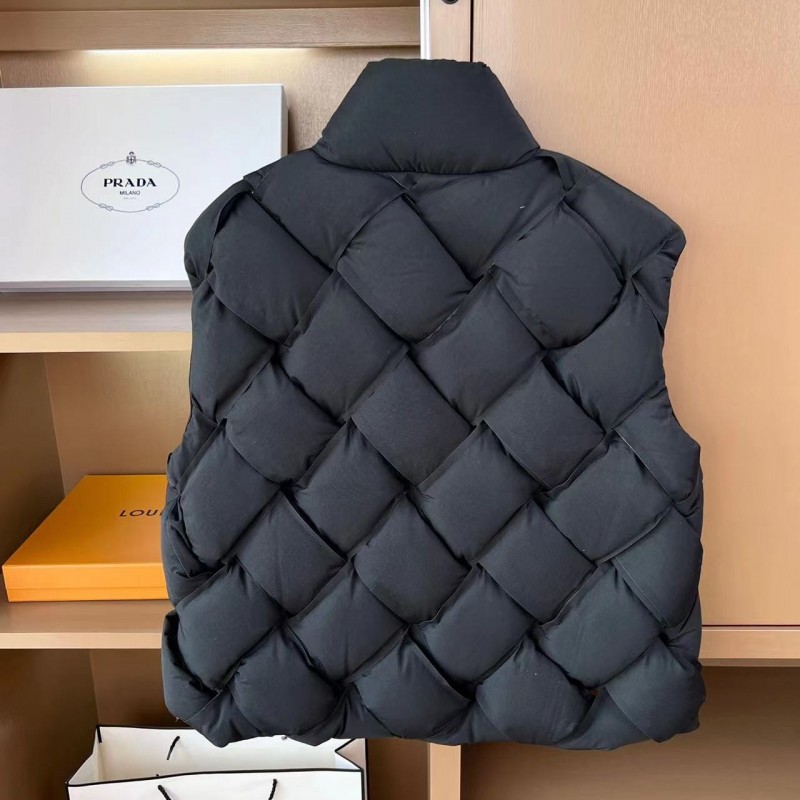 Bo*te*ga Ve*ne*ta Stand collar down jacket