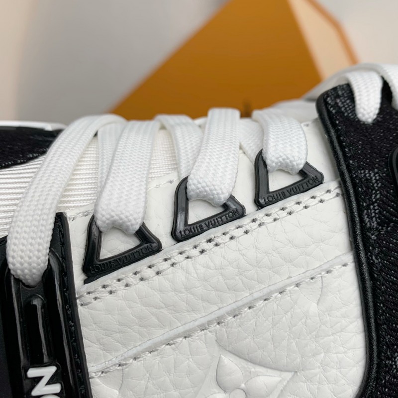 L0*is V*t0n TRAINER SNEAKERS