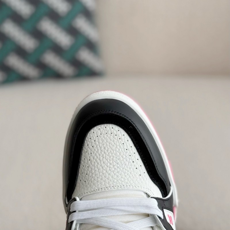 L0*is V*t0n TRAINER SNEAKERS