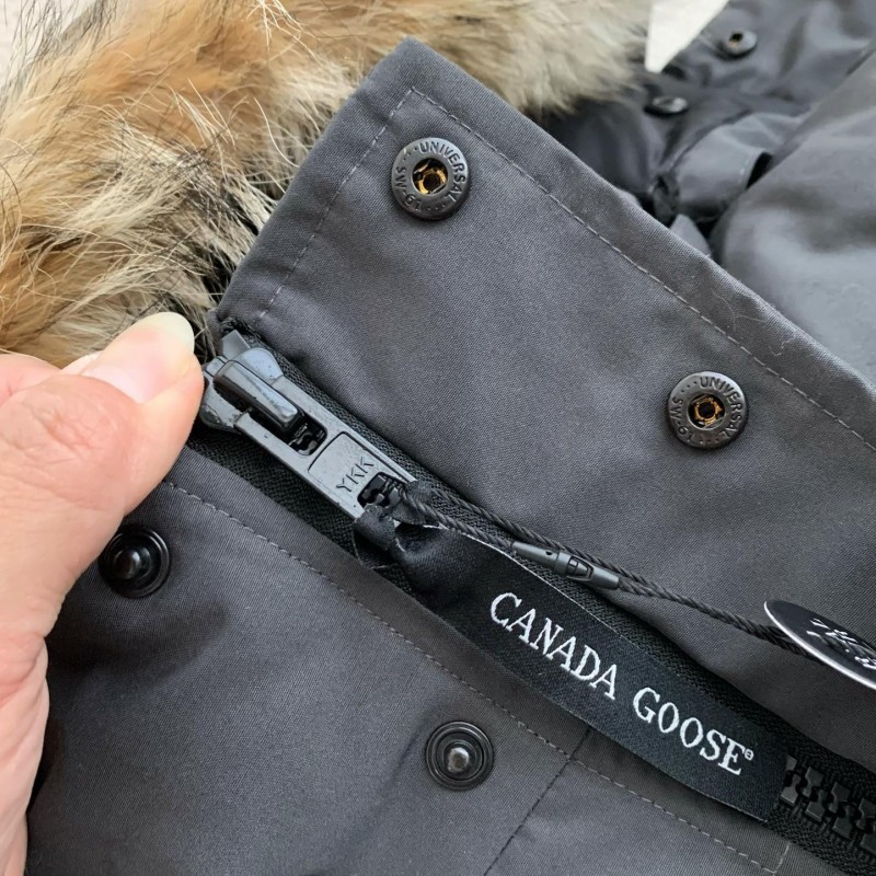 Can*a Go*e parka down jacket