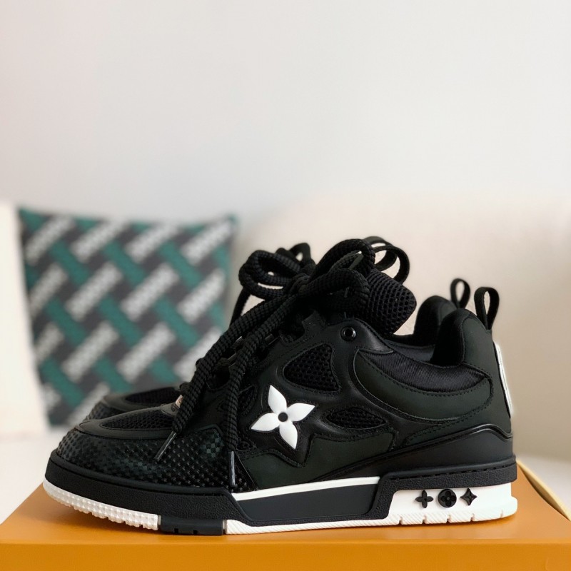 L0*is V*t0n  RUNNER TATIC  Sneakers