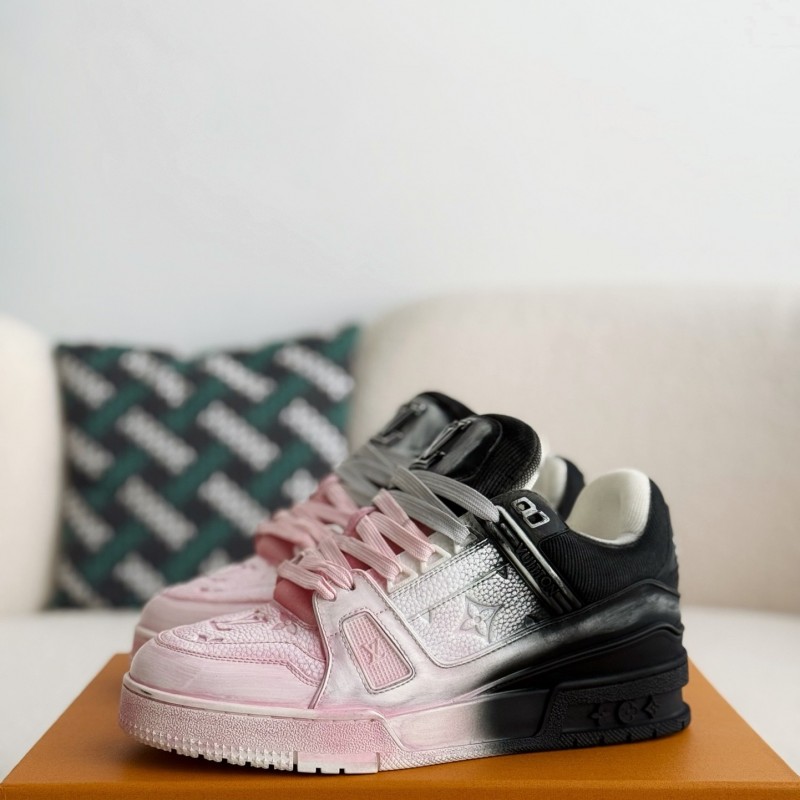 L0*is V*t0n TRAINER SNEAKERS