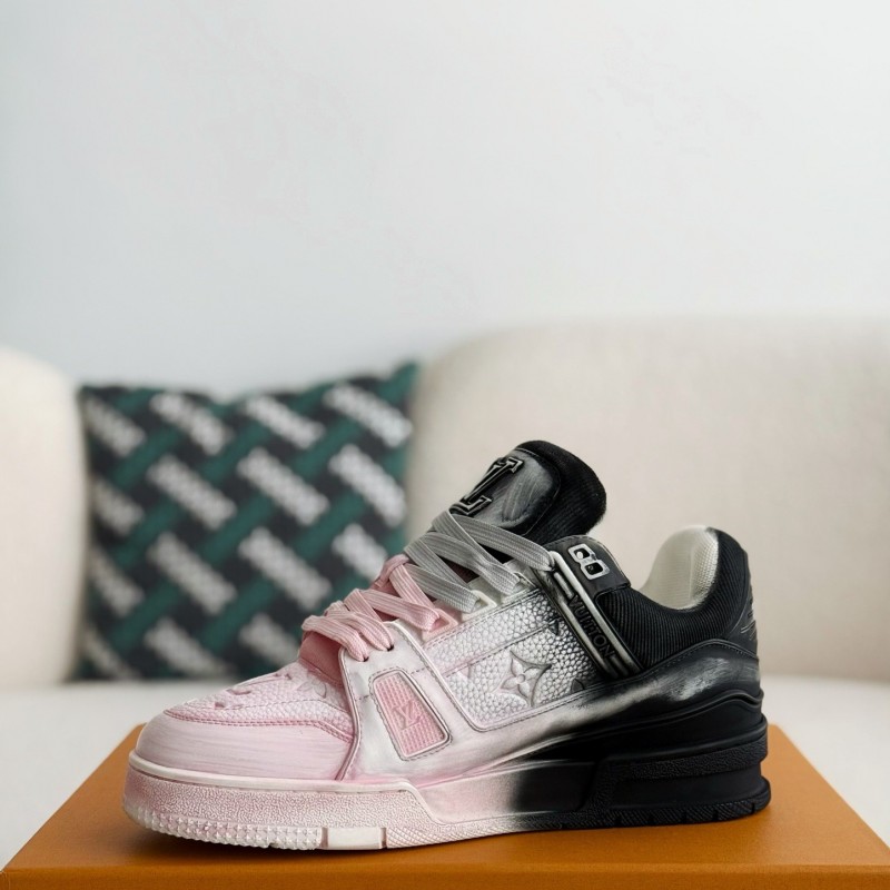 L0*is V*t0n TRAINER SNEAKERS