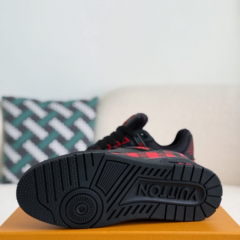 L0*is V*t0n TRAINER SNEAKERS