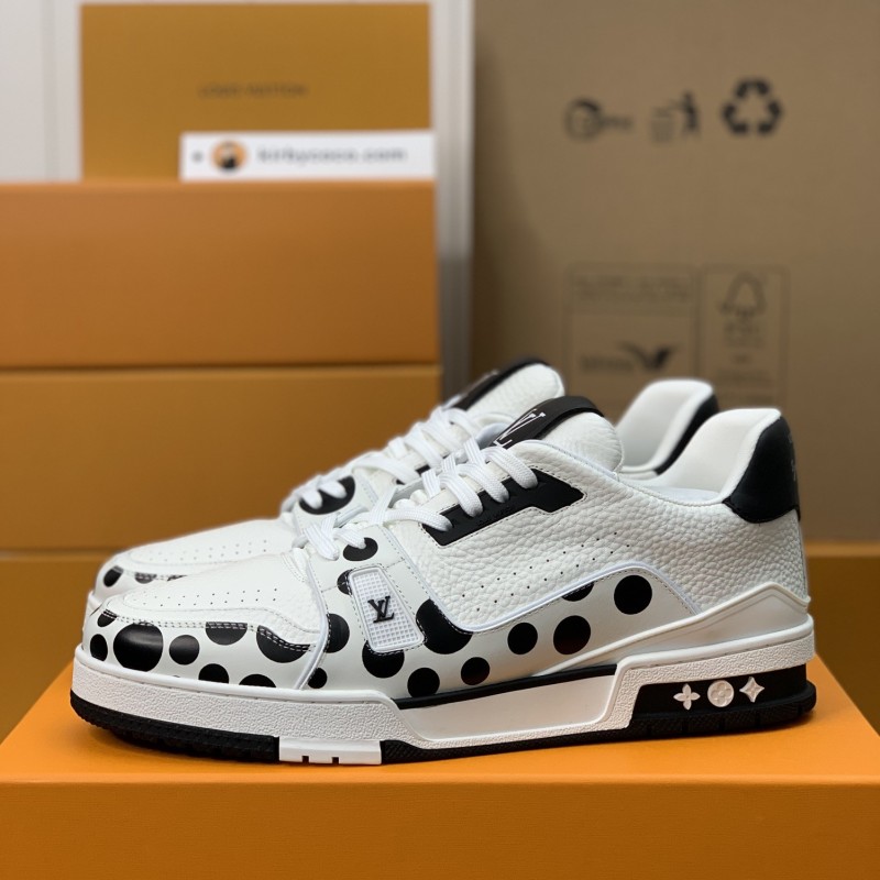 L0*is V*t0n TRAINER Sneakers