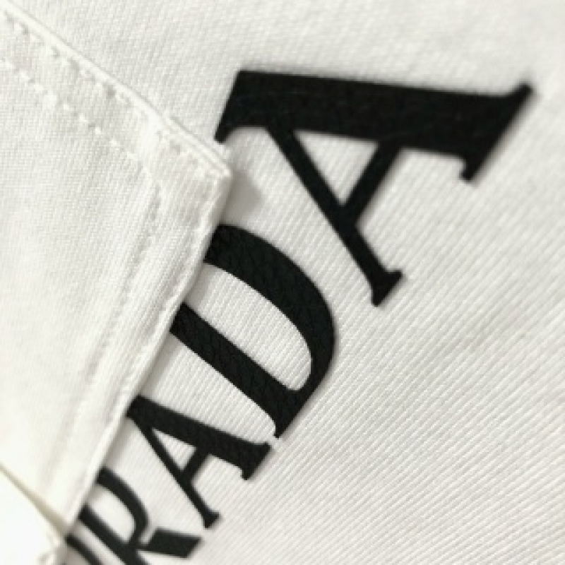Pra*a SpringSummer White Pocket Letter Leather Fusion Metal Triangle Logo T-shirt