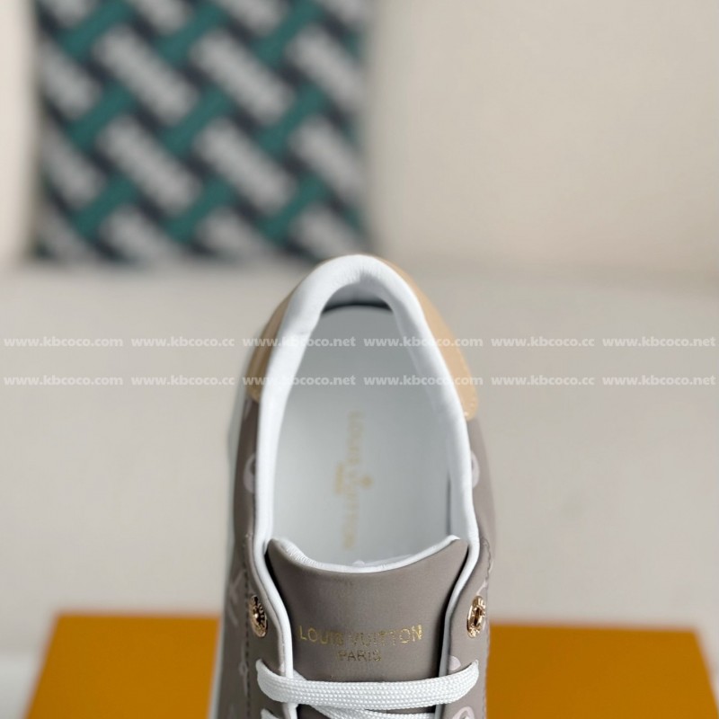 L0*is V*t0n Casual skate shoes