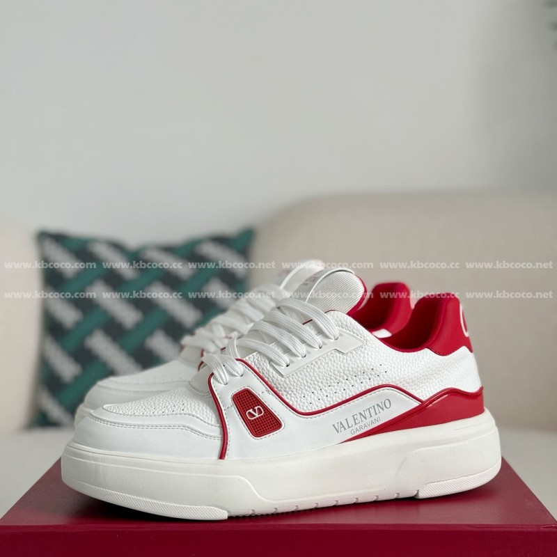 va*t*no Garavani Leather Casual Shoes