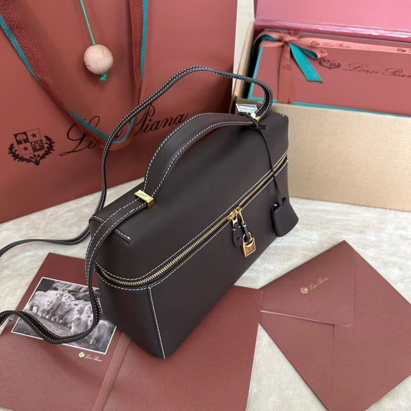 L**o p*ana new style black imported cowhide messenger bag size: 27*16*10cm