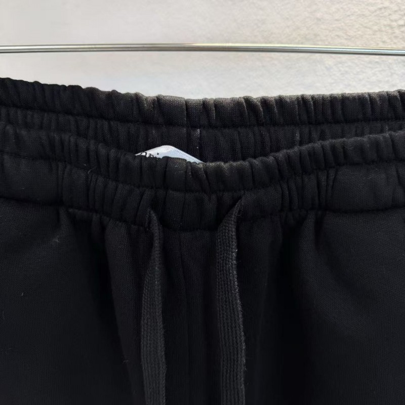 D*0r logo embroidered on the side