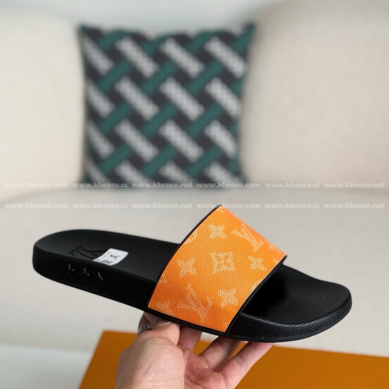 L0*is V*t0n SLIPPERS