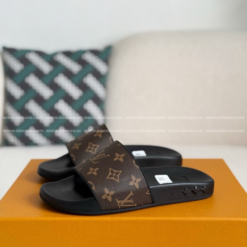 L0*is V*t0n SLIPPERS