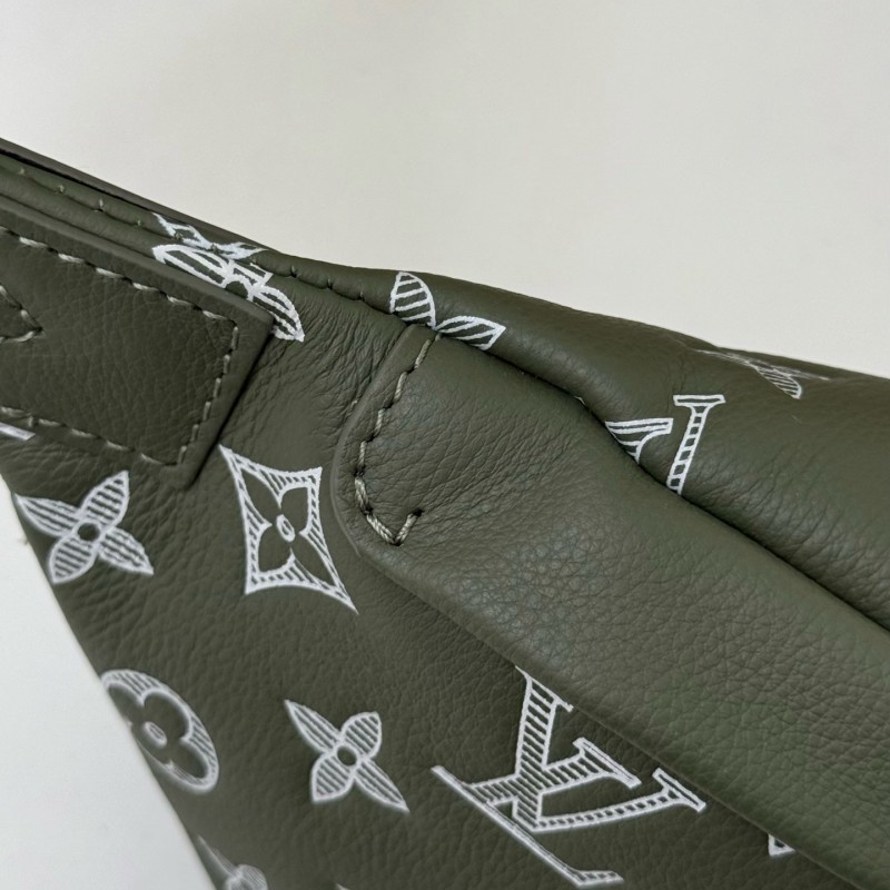 LV DISCOVERY FULL LEATHER CHEST BAG  M12508,SIZE:15*9*44cm