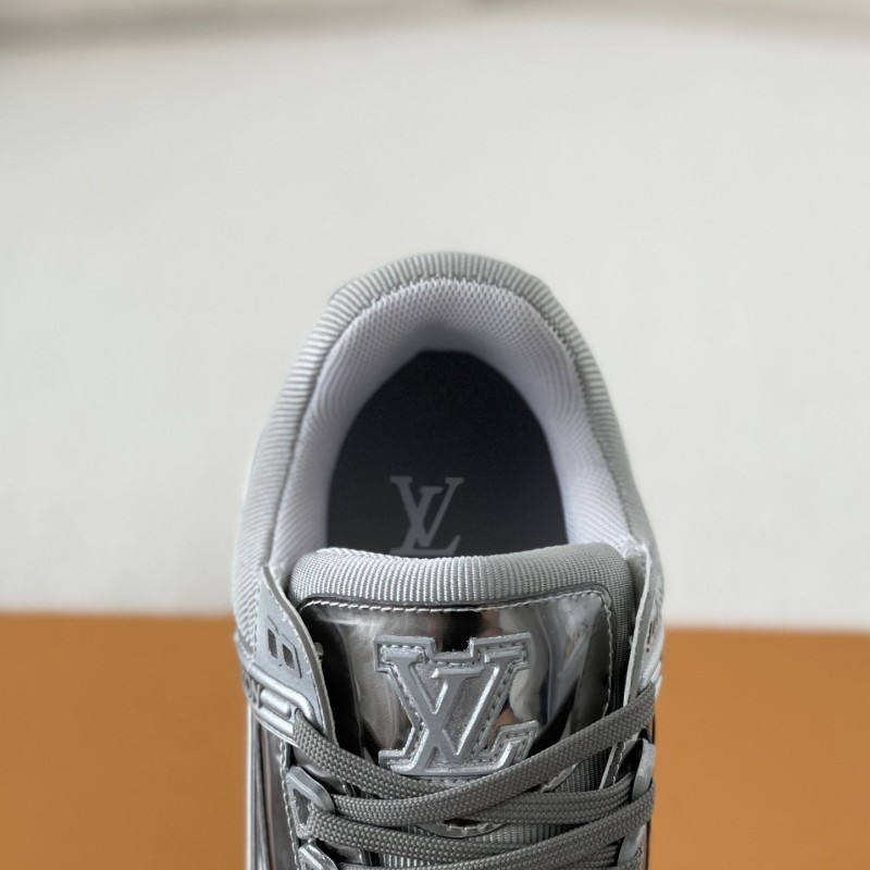 L0*is V*t0n Trainer Sneakers