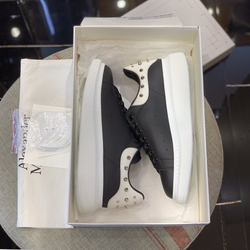 Ale*d*r M*Q*en MQ Black Point tail Sneakers