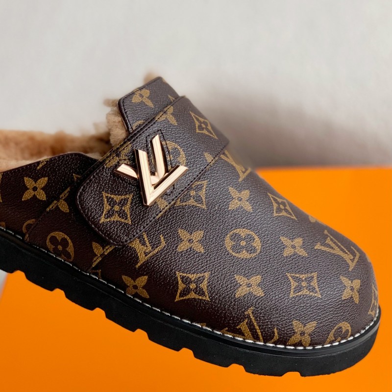 L0*is V*t0n Easy Sandals