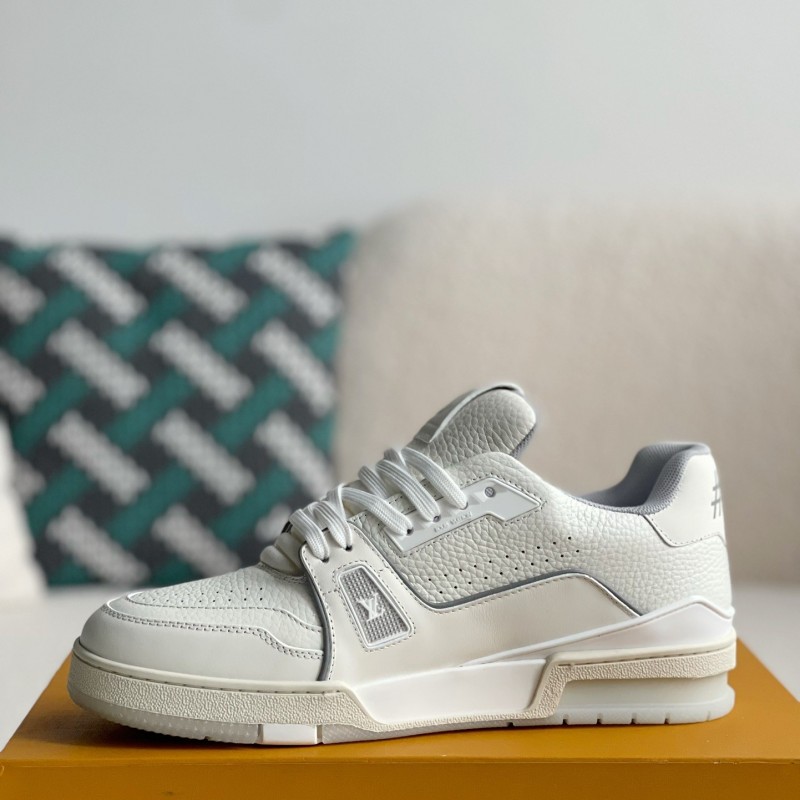 L0*is V*t0n TRAINER  Sneakers