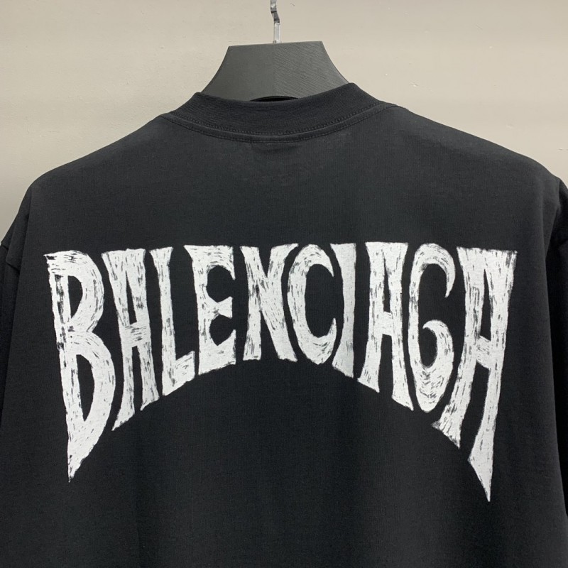Ba*len*cia*ga beach hand-painted T-shirt