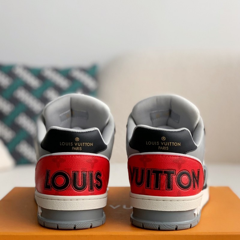 L0*is V*t0n TRAINER Sneakers