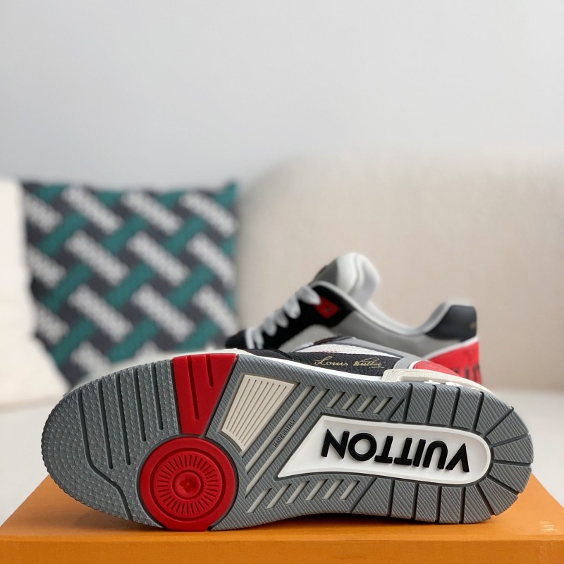 L0*is V*t0n TRAINER Sneakers