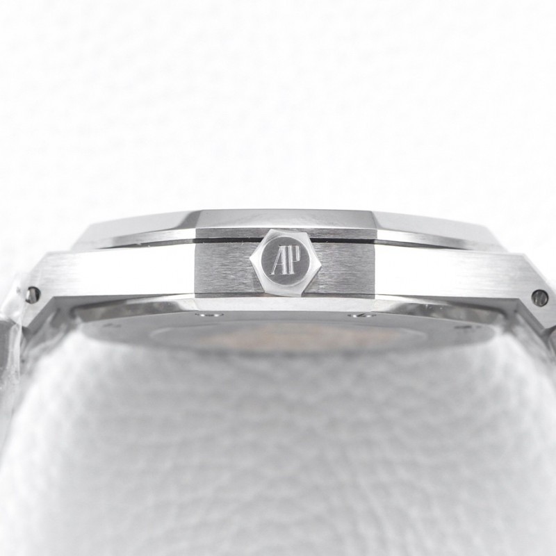 Audemars P*g*et Royal Oak 15400 Series Men