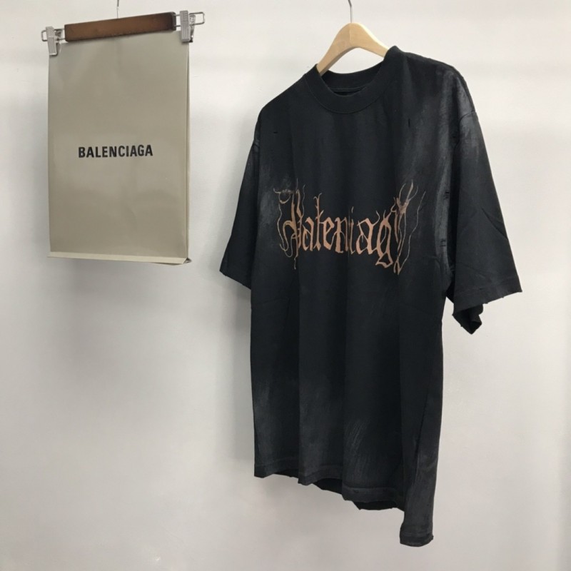 Ba*len*cia*ga Sanskrit lettering industrial paint T-shirt