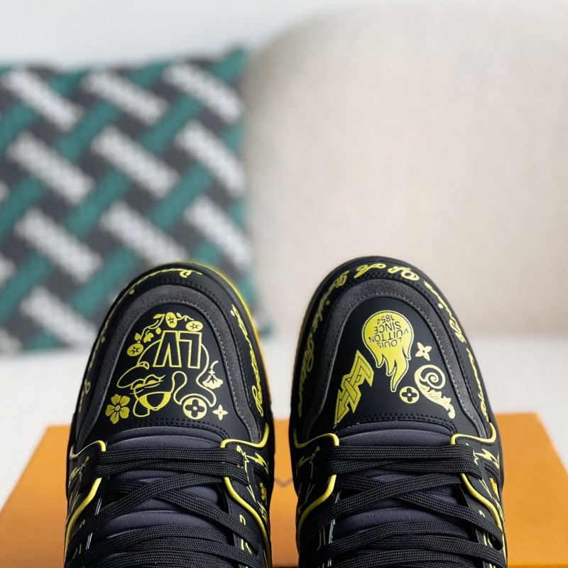 L0*is V*t0n SNEAKERS