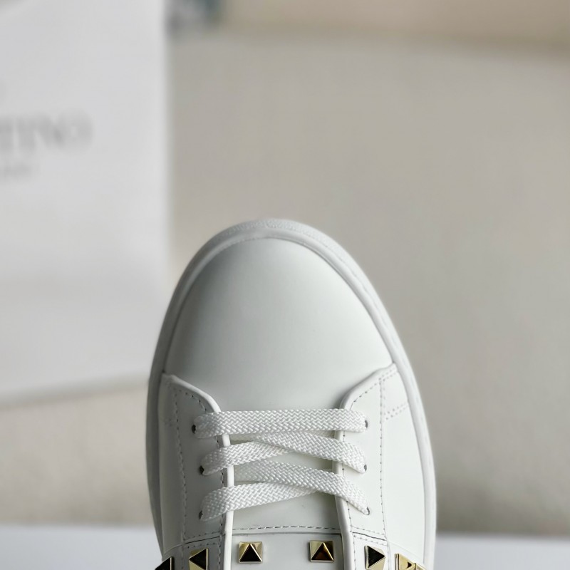va*t*no One Stud Sneakers