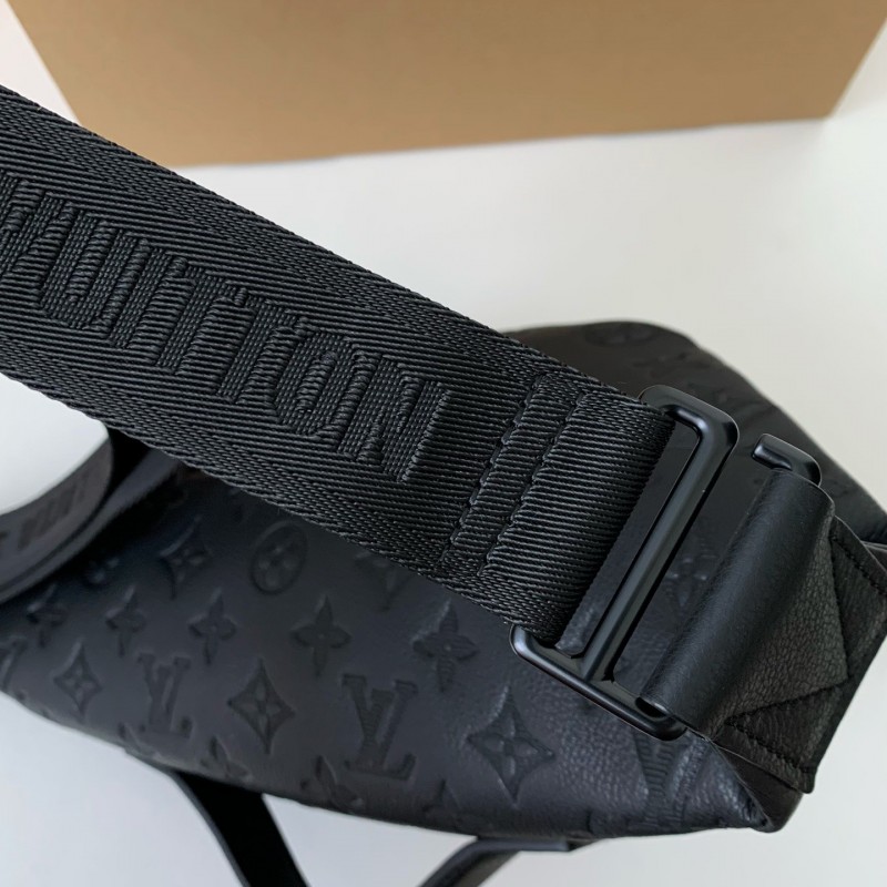 New L0*is V*t0n RUSH waist bag M47058 Size: 30*15*8cm