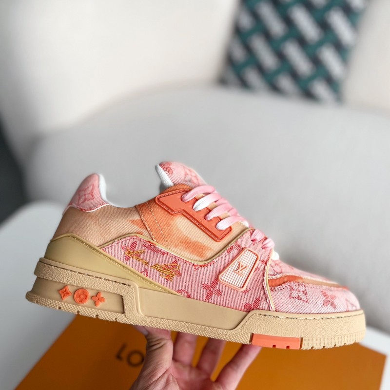 L0*is V*t0n TRAINER SNEAKERS