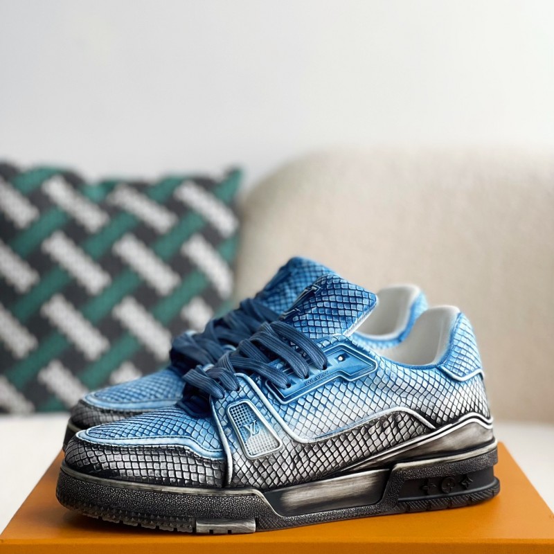 L0*is V*t0n TRAINER SNEAKERS