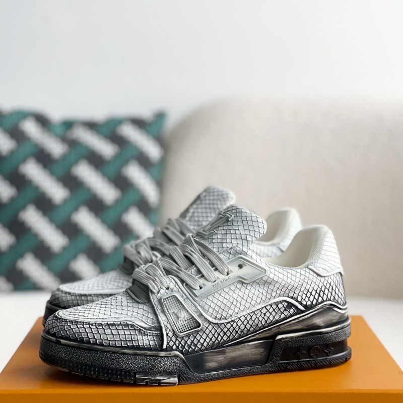 L0*is V*t0n TRAINER SNEAKERS