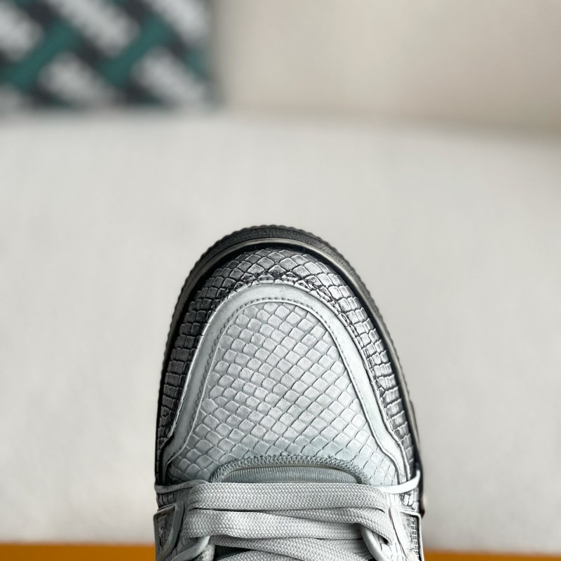 L0*is V*t0n TRAINER SNEAKERS