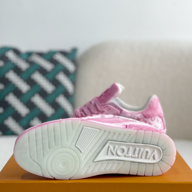 L0*is V*t0n TRAINER SNEAKERS