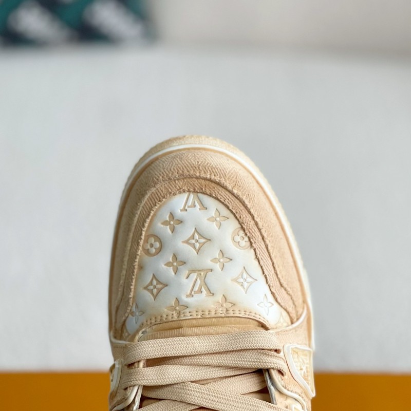 L0*is V*t0n TRAINER SNEAKERS