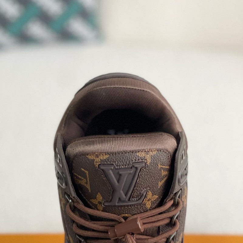 L0*is V*t0n TRAINER SNEAKERS